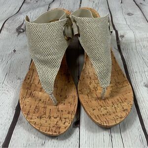 Croft and Barrow gold thong wedge heel sandals Size 8.5